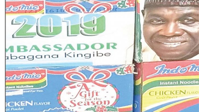 Saking Populernya, Calon Presiden Nigeria Gunakan Kotak Mi Instan Asal Indonesia untuk Kampanye!