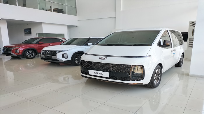 info-mobil-spesifikasi-dan-harga-hyundai-staria.jpg