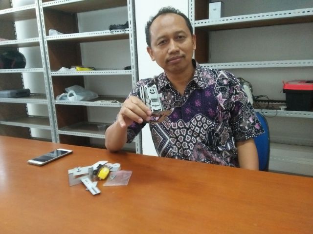 Peserta Workshop Diminta Susun Puzzle Robot