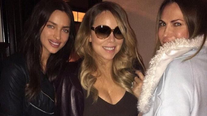irina-shayk-berpose-bersama-mariah-carey_20150404_200902.jpg