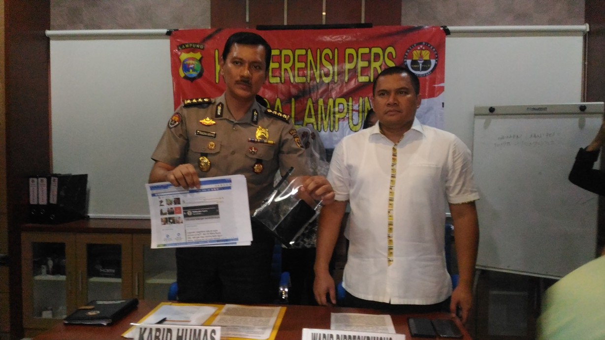 IRT di Lampung Sebar Hoaks Virus Corona Pakai 1 Ponsel Merek Terkenal