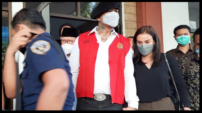 Jerinx SID Kembali Ditahan, Seusai Pemeriksaan Pakai Rompi Oranye Nomor 024