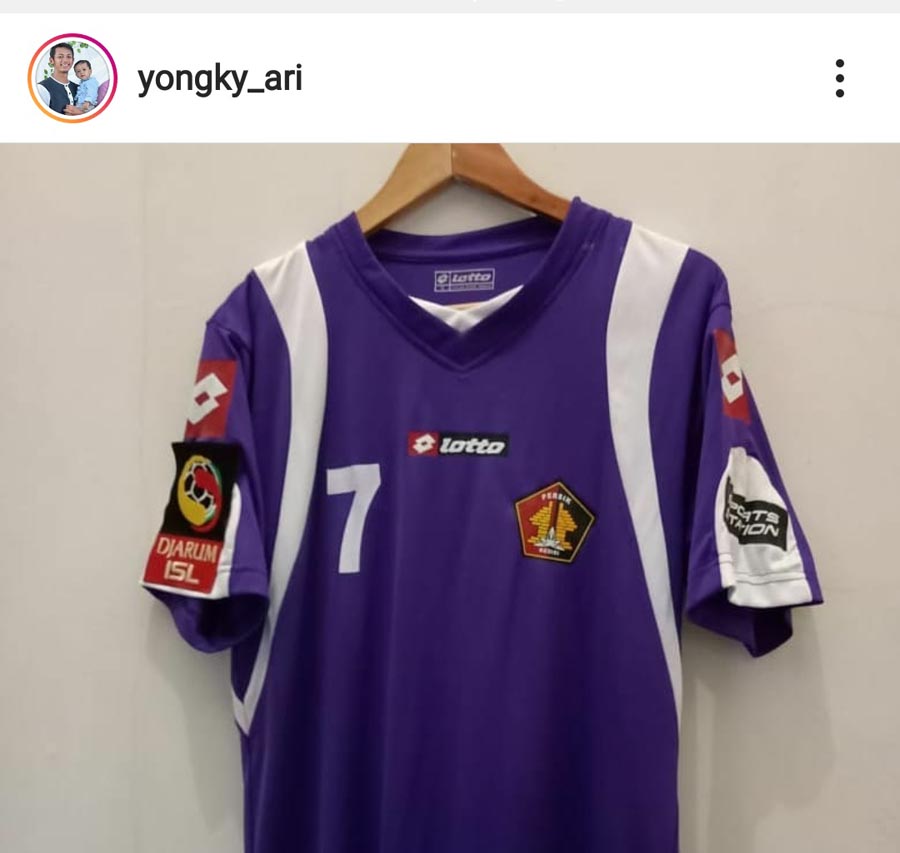 Pemain BLFC Yongki Ariwibowo Lelang Jersey Bersejarah, Bantu Masyarakat Terdampak Corona