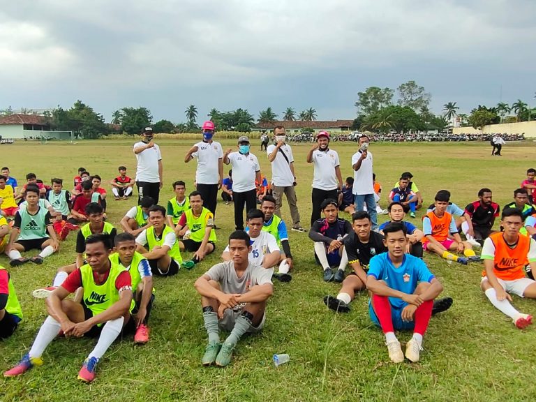 johan-sulaiman-buka-seleksi-pemain-lampung-united.jpg