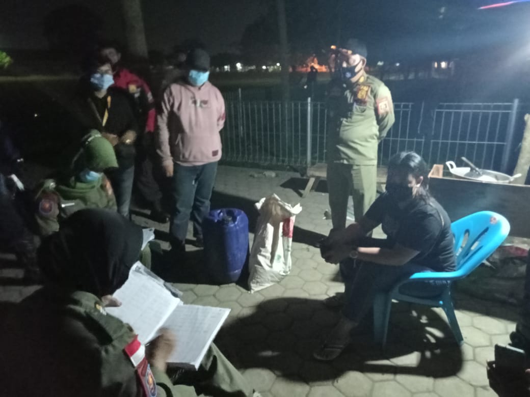 Jual Tuak, Izin Angkringan di Lapangan Mulyojati Metro Lampung Dicabut