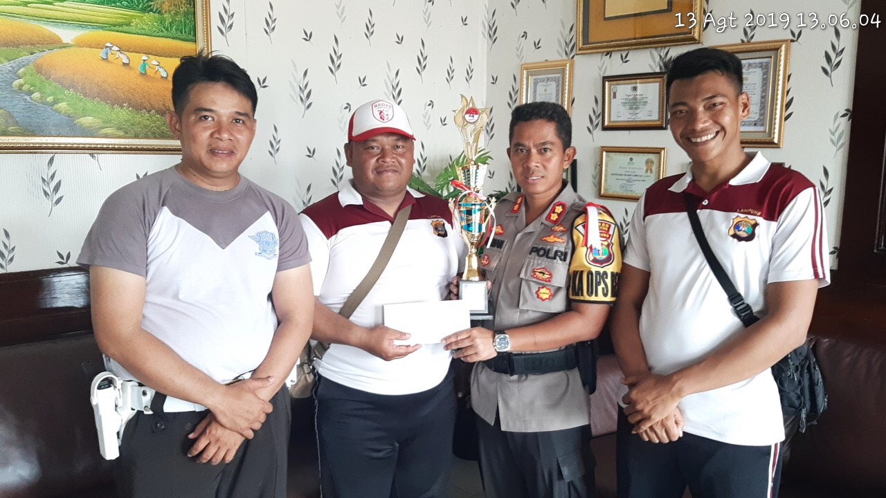 Polres Lampung Utara Juara 1 Lomba Tarik Tambang Semarak HUT RI Ke-74