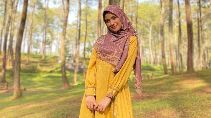 Justru Ditemani Artis Iis Dahlia, Nadya Mustika Rayakan Ulang Tahun Tanpa Kehadiran Suami