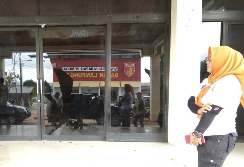 Sedang Push Up Diteriaki 'Seribu Kali', Oknum Anggota Pol PP Lempar Kaca Kantor KONI