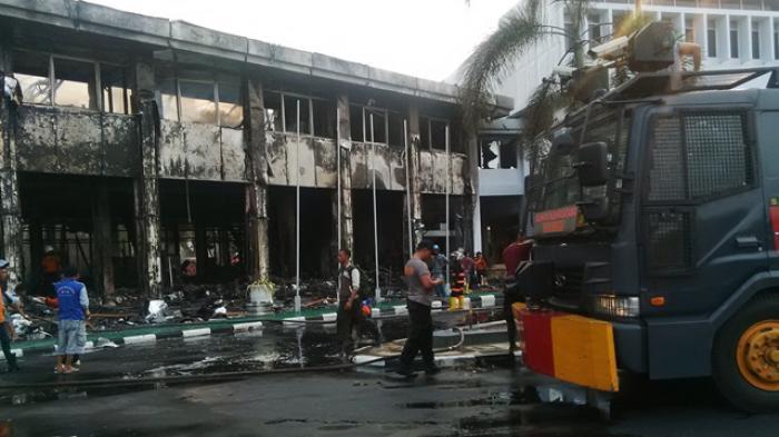 Api Bakar Bagian Gedung yang Baru Selesai direhab