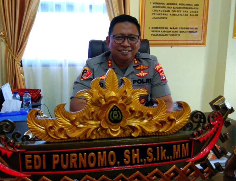 kapolres-lamsel-akbp-edi-purnomo.jpg