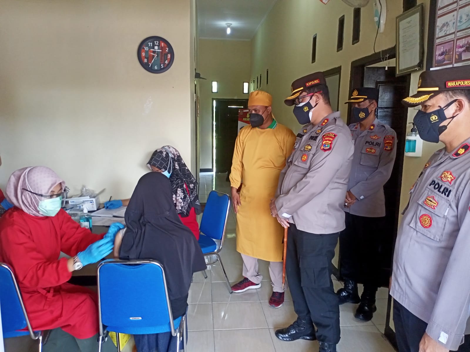 kapolres-tinjau-vaksinasi-di-rutan-polres-way-kanan-lampung.jpg
