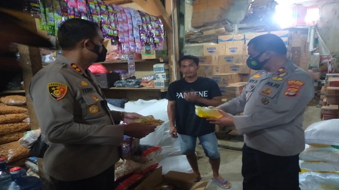 kapolres-way-kanan-pastikan-tak-ada-penimbunan-minyak-goreng-curah-di-pasar-baradatu.jpg
