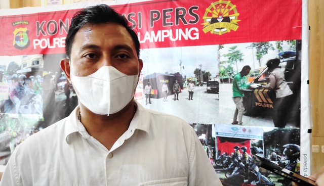 kasat-reskrim-polresta-bandar-lampung-kompol-dennis-arya-putra-149.jpg
