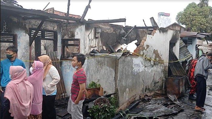 kebakaran-di-belakang-pasar-gubah-kecamatan-bukit-kecil-palembang.jpg