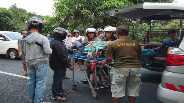 Ibunya Terkapar di Jalan Ditabrak Mobil, Balita Ini Menangis di Samping Jasad Ibunda