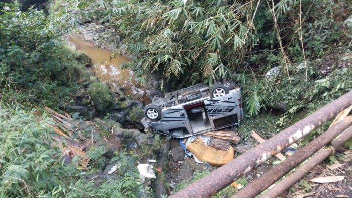 Kecelakaan di Purbalingga, Mobil Berisi 7 Orang Masuk Jurang