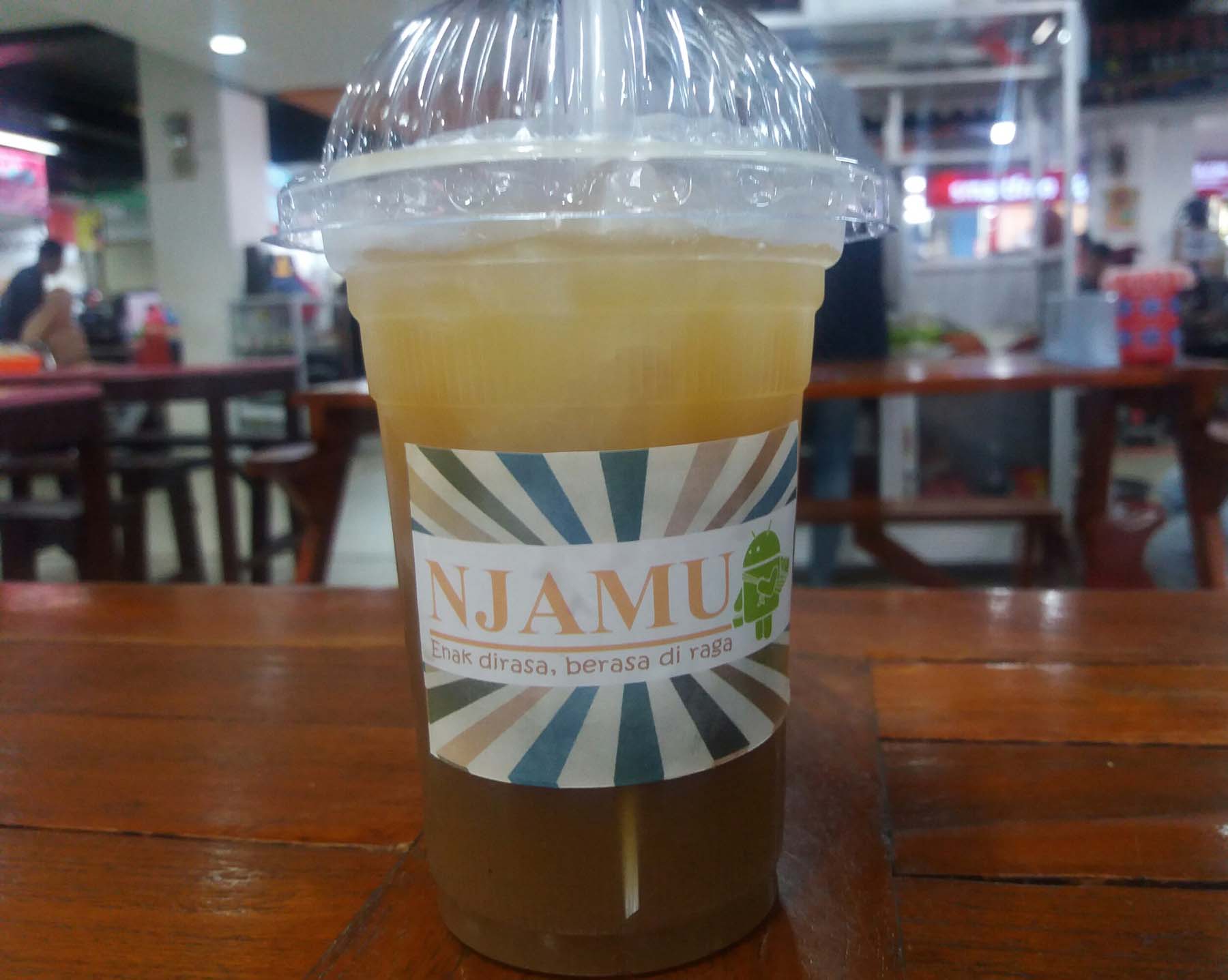 Cari yang Segar Sekaligus Sehat? Yuk, Seruput Jamu Beras Kencur dan Kunir Asem Kedai Njamu