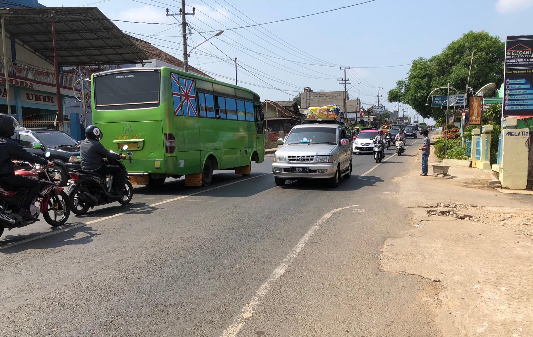 Kendaraan Luar Daerah Dominasi Jalintengsum, Lampung Utara