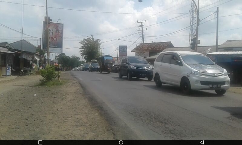 kendaraan-pemudik-di-jalinteng-lampura_20180618_132028.jpg