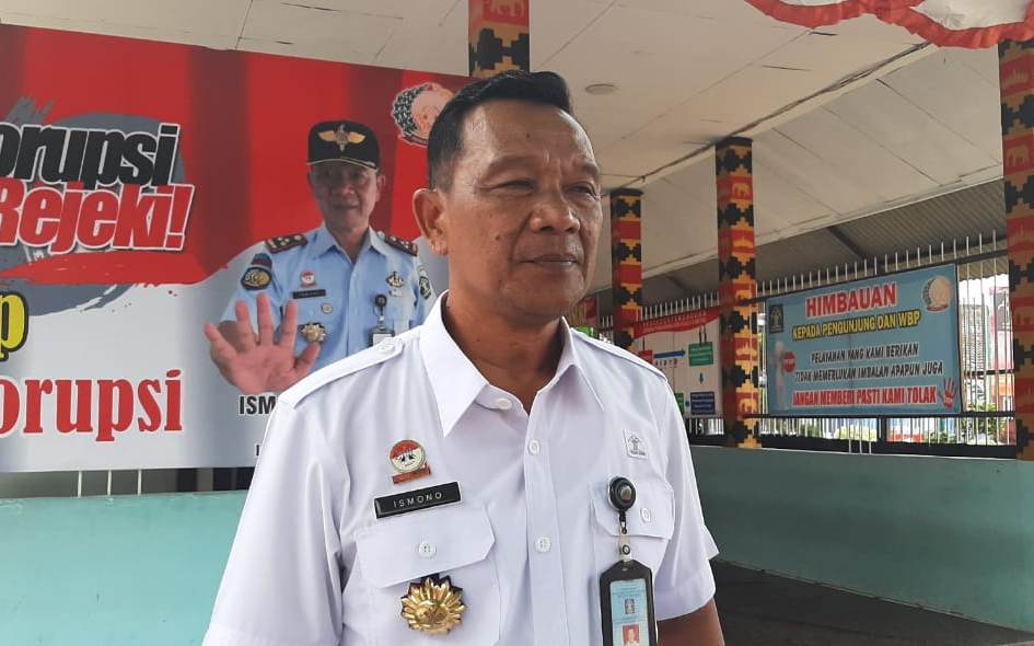 kepala-lapas-kelas-ii-a-kota-metro-ismono-a.jpg