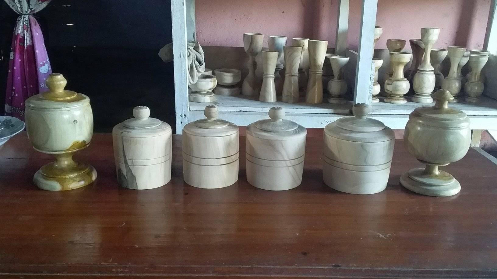 Asbak Bubut Kayu Jadi Oleh-oleh Khas Desa Wonomarto