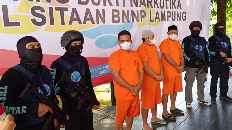 ketiga-kawanan-narkoba-ditangkap-di-Tol-Mesuji.jpg