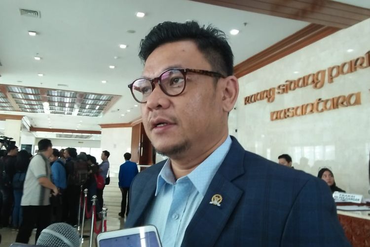 ketua-dpp-partai-golkar-ace-hasan-syadzily-di-kompleks-parlemen-senayan-jakarta.jpg