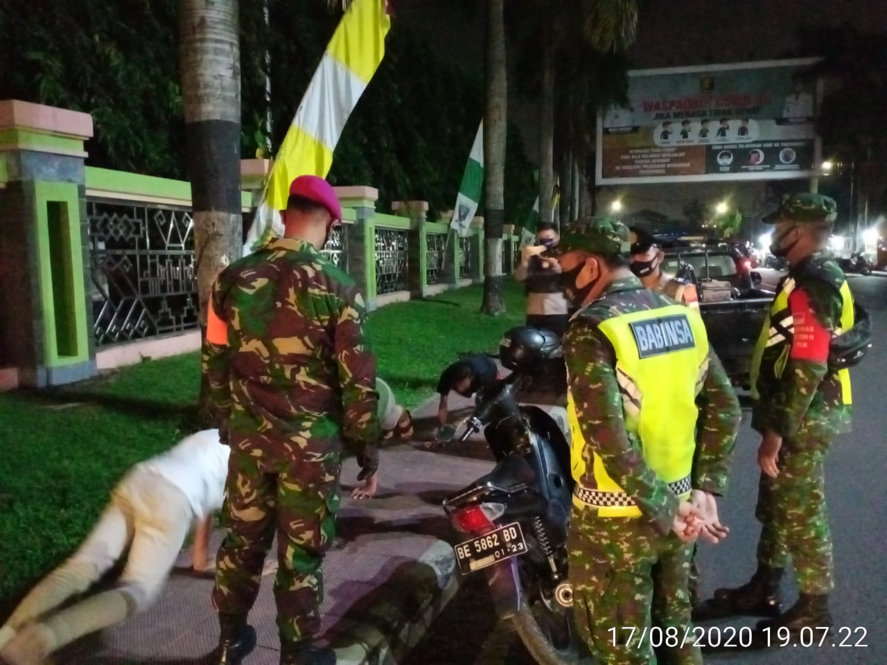 Adaptasi New Normal, Kodim 0410 Gencar Patroli Penegakan Protokol Kesehatan Malam Hari