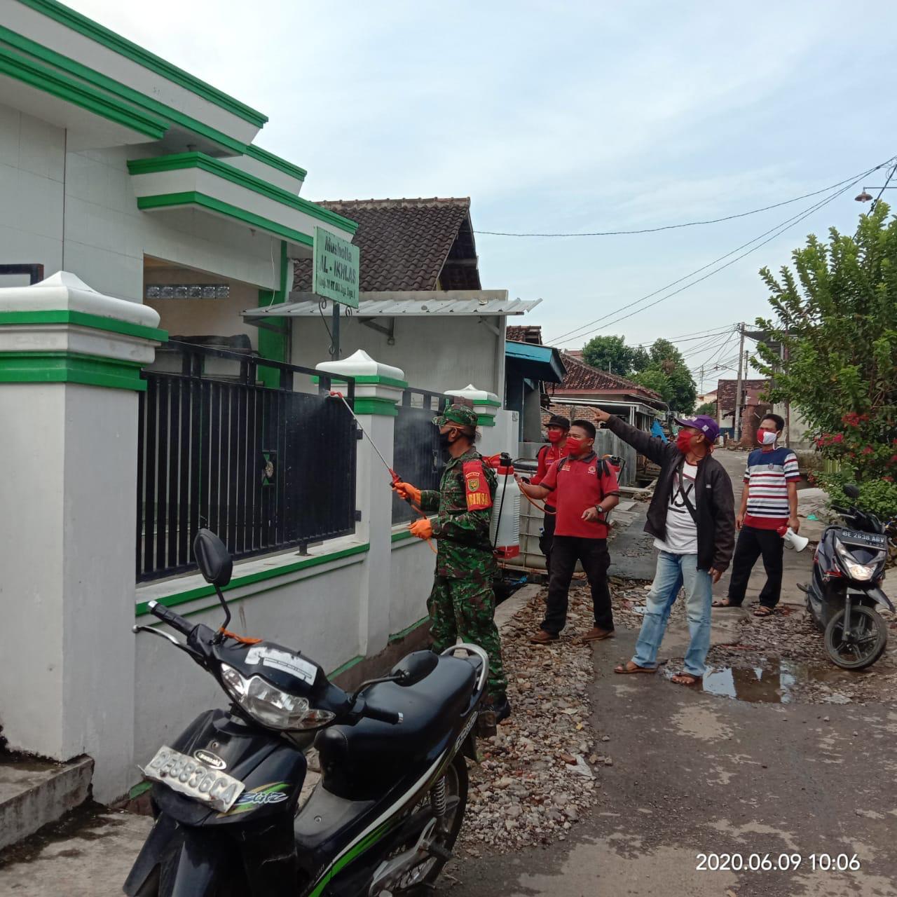 Koramil 410-03/TBU Kodim 0410/KBL Laksanakan Penyemprotan Disinfektan di Kota Karang