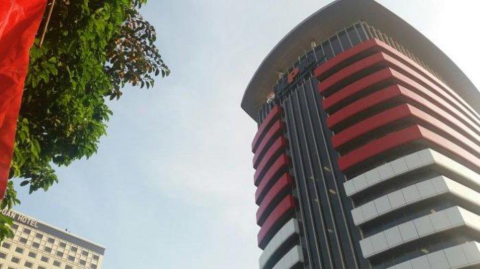 kpk-periksa-bupati-lampung-selatan-di-gedung-merah-putih-lengkapi-berkas-perkara.jpg