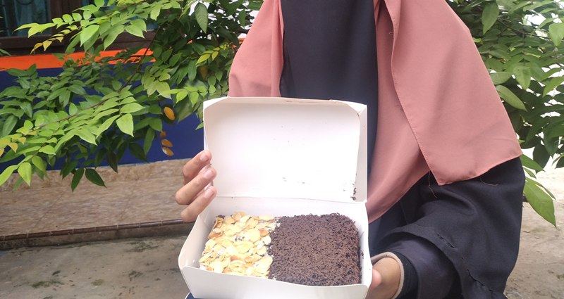 Kuliner Lampung, Juadah Kelapa Kukus Dijual Mulai Rp 28 Ribu per Kotak, Yuk Cobain