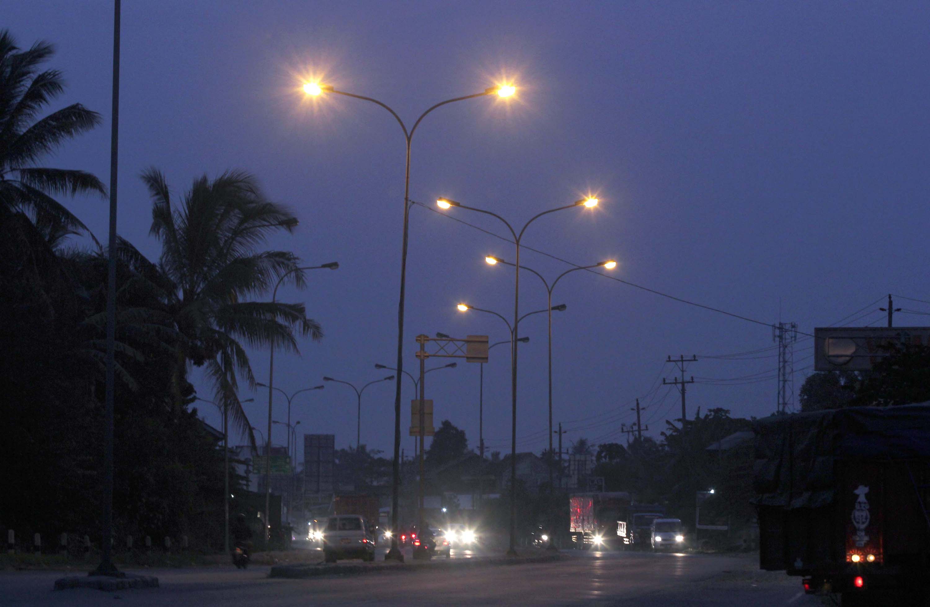 Hati-hati, Beberapa Titik di Jalan Soekarno-Hatta Masih Gelap