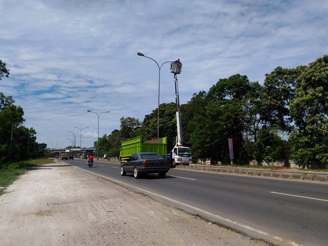 lampu-jalan-di-bypass_20160630_191201.jpg