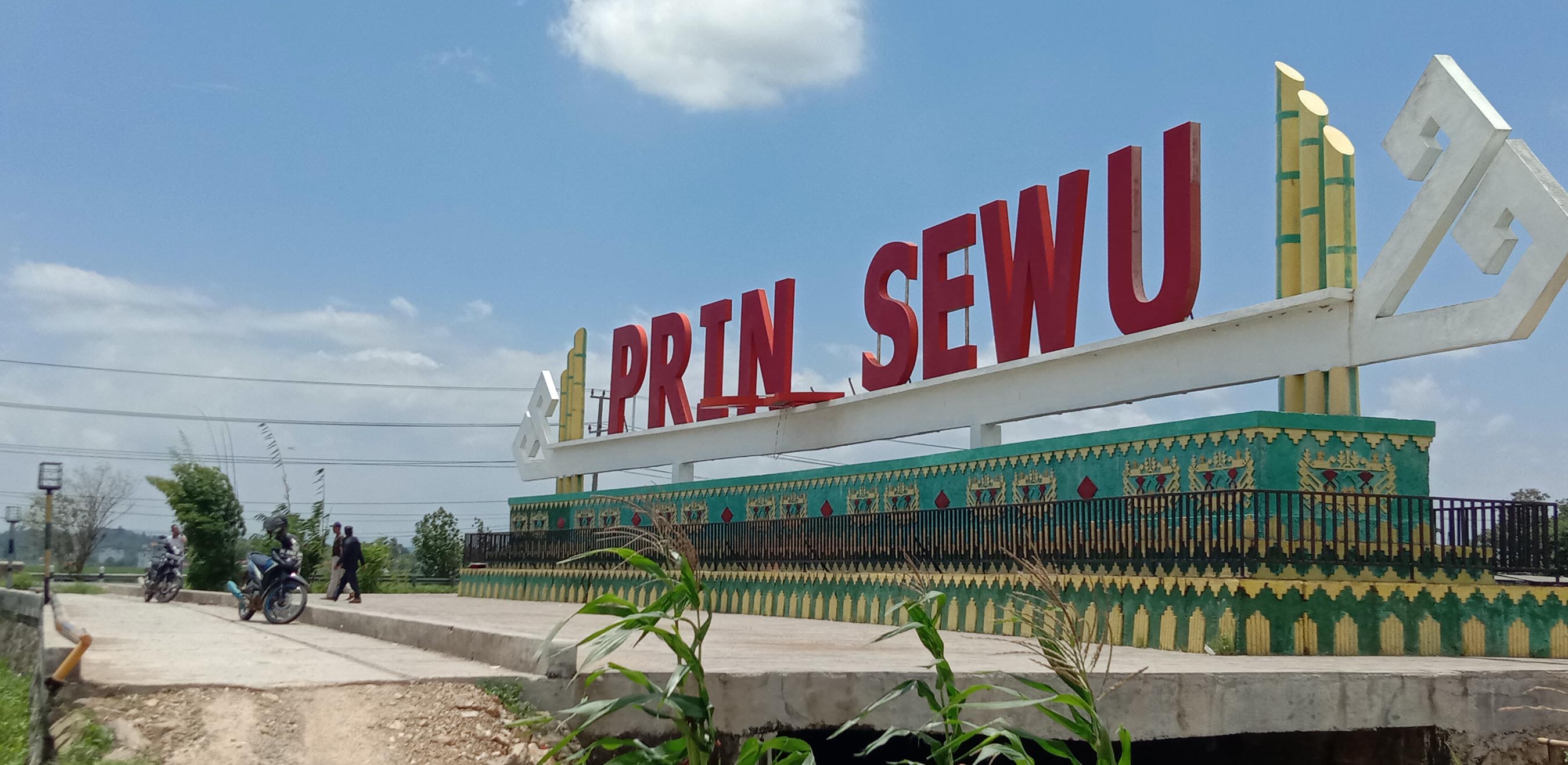 DPRD Pringsewu Porak-poranda Diterjang Angin Kencang, Pegawai: Seperti Ada Pesawat Terbang di Atap