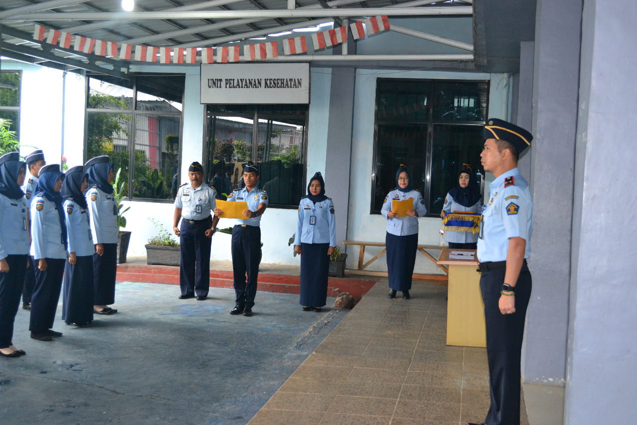 Terima Remisi Hari Kemerdekaan, Enam Warga Binaan Lapas IIA Kotabumi Bebas