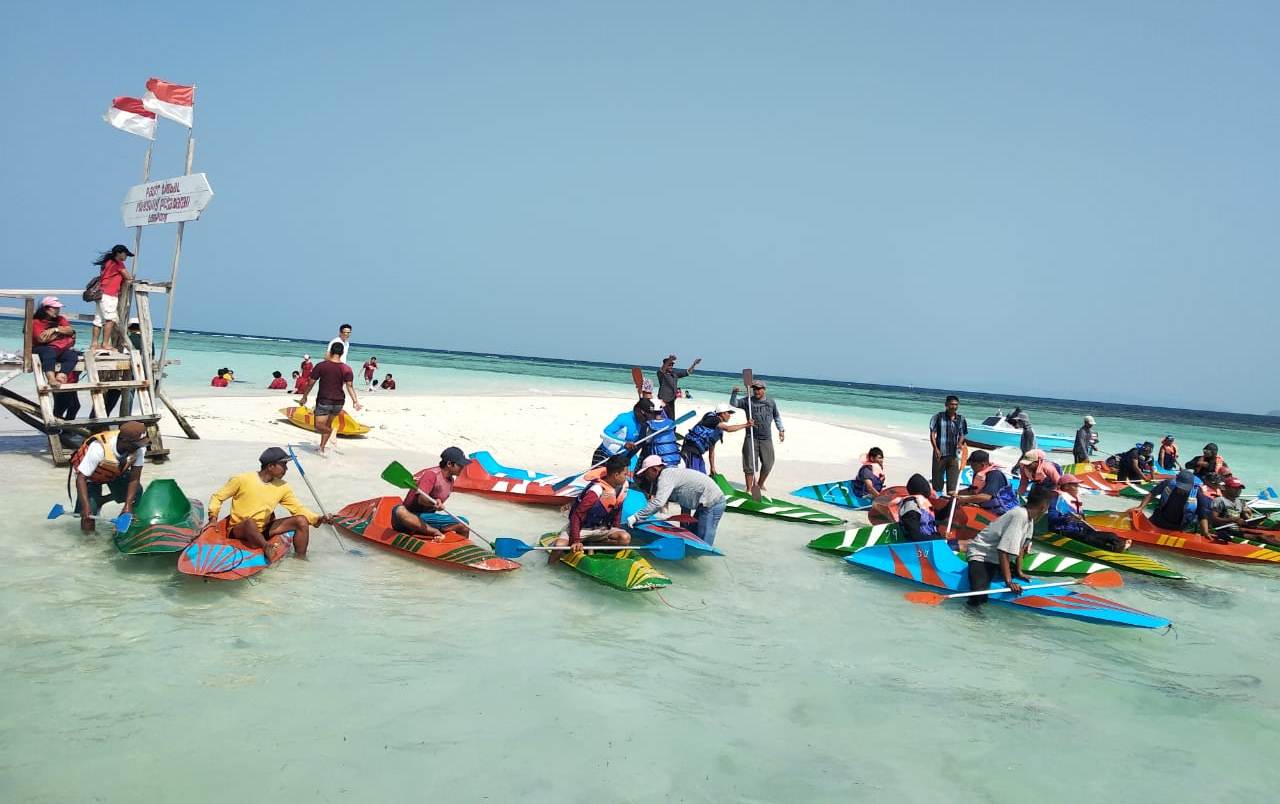 HUT Ke-17 RI, 50 Peserta Ikut Lomba Kano di Pantai Ringgung