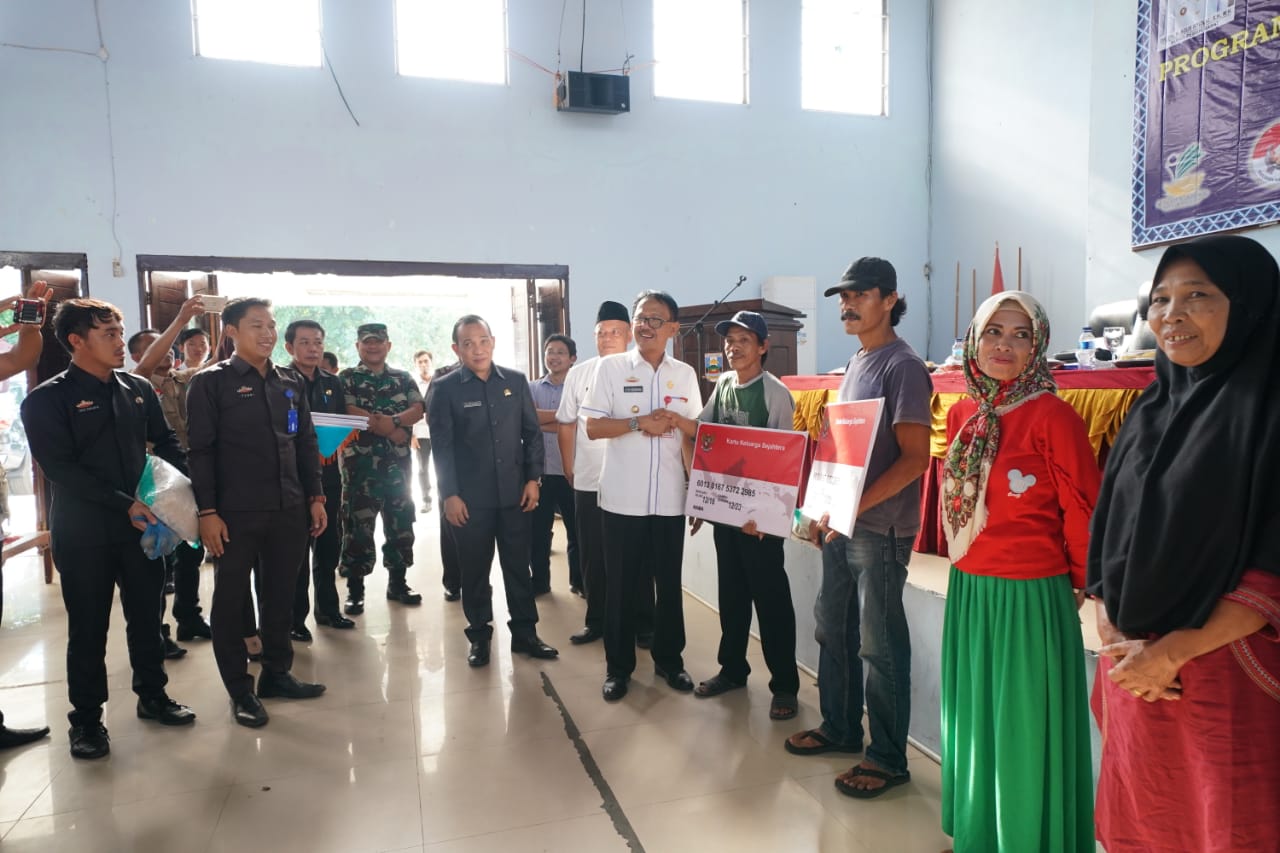 lounching-penyaluran-program-bpnt-kabupaten-pesisir-barat.jpg