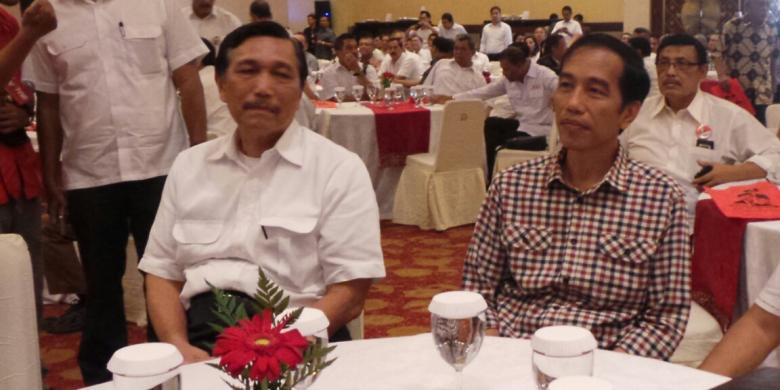 luhut-panjaitan-bersama-joko-widodo_20160725_195804.jpg