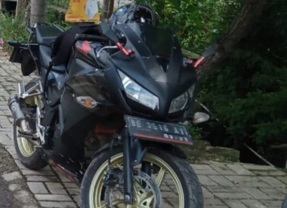 Asyik Kerjakan Tugas, Mahasiswa di Bandar Lampung Tak Sadar Motor Honda CBR Miliknya Digondol Maling