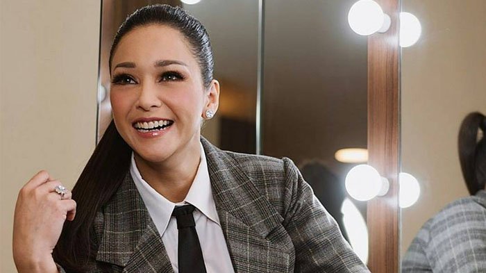 Menohok Sekaligus Menggelitik, Begini Jawaban Maia Estianty Jika Disebut Jelek dan Aneh