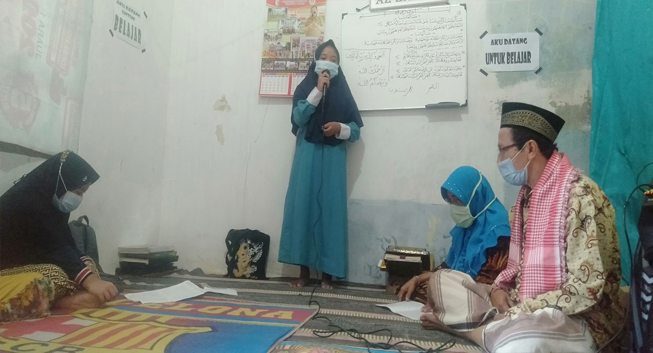 majelis-taklim-az-zaitun-besutan-pasangan-suami-istri-asal-pandeglang-banten.jpg