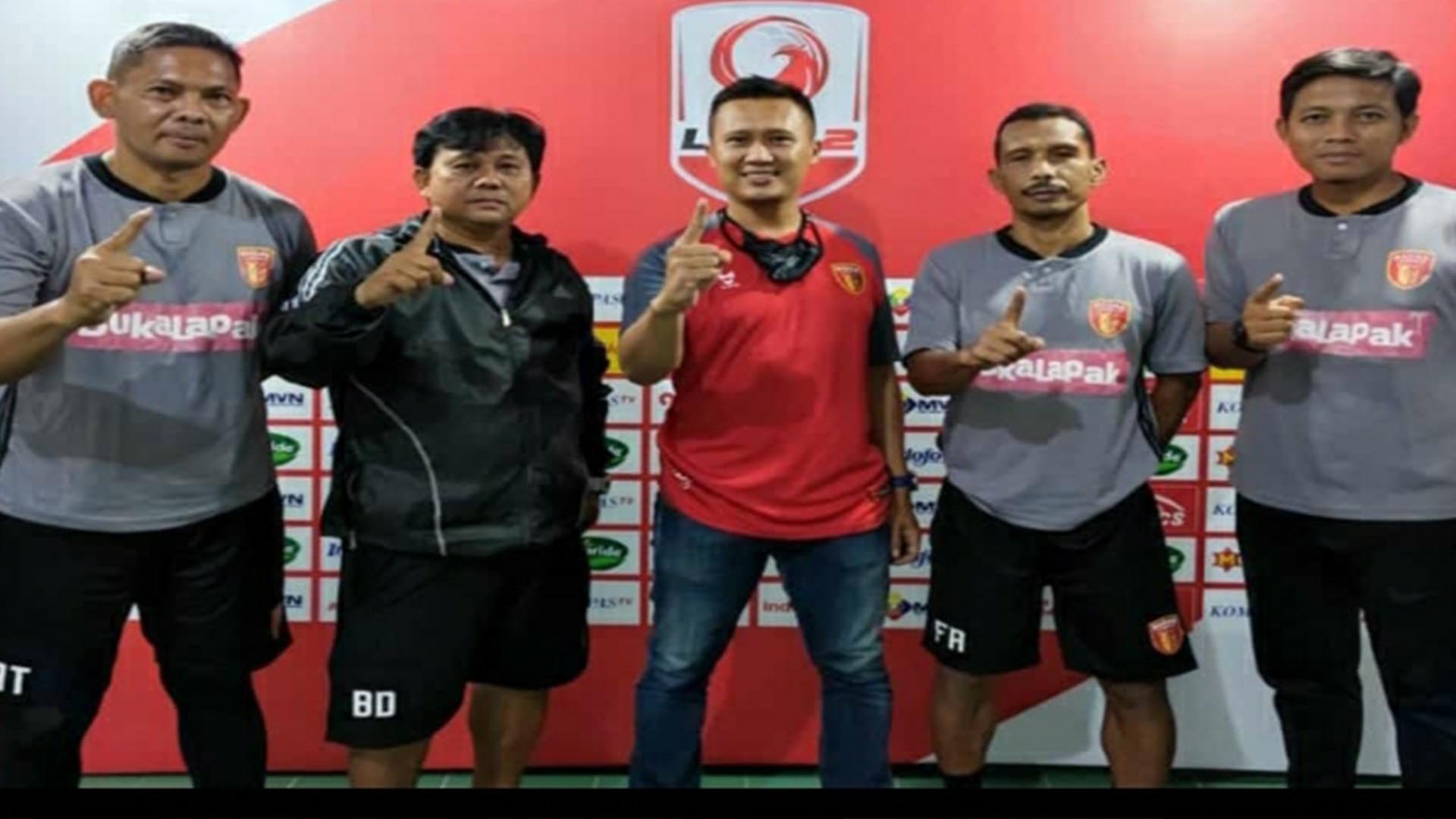 manajemen-badak-lampung-fc-gandeng-adhoc-apparel-di-liga-2.jpg