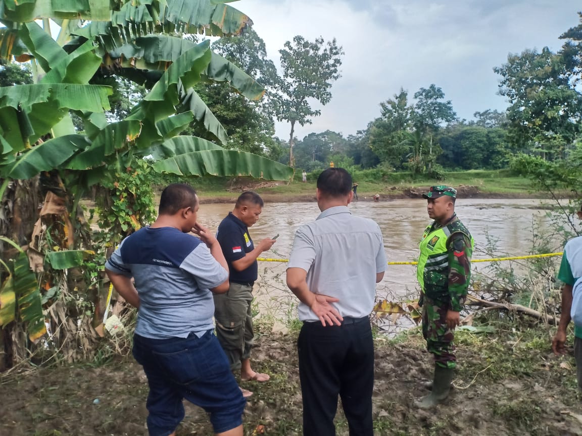 Mayat Bayi yang Ditemukan Mengapung di Sungai Pringsewu Masih Ada Tali Pusar
