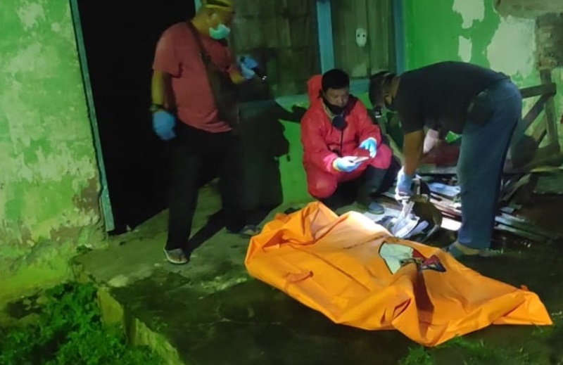 Mayat Pelajar yang Ditemukan Membusuk di Rumah Kosong Akan Dibawa Pihak Keluarga ke Way Kanan