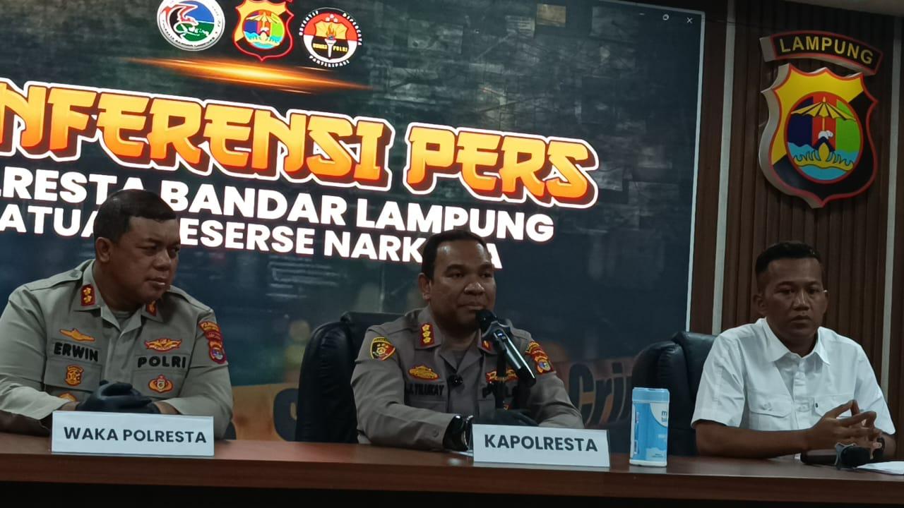 memimpin-konferensi-pers-dalam-pengungkapan-kasus-narkotika-Jumat-3112025.jpg