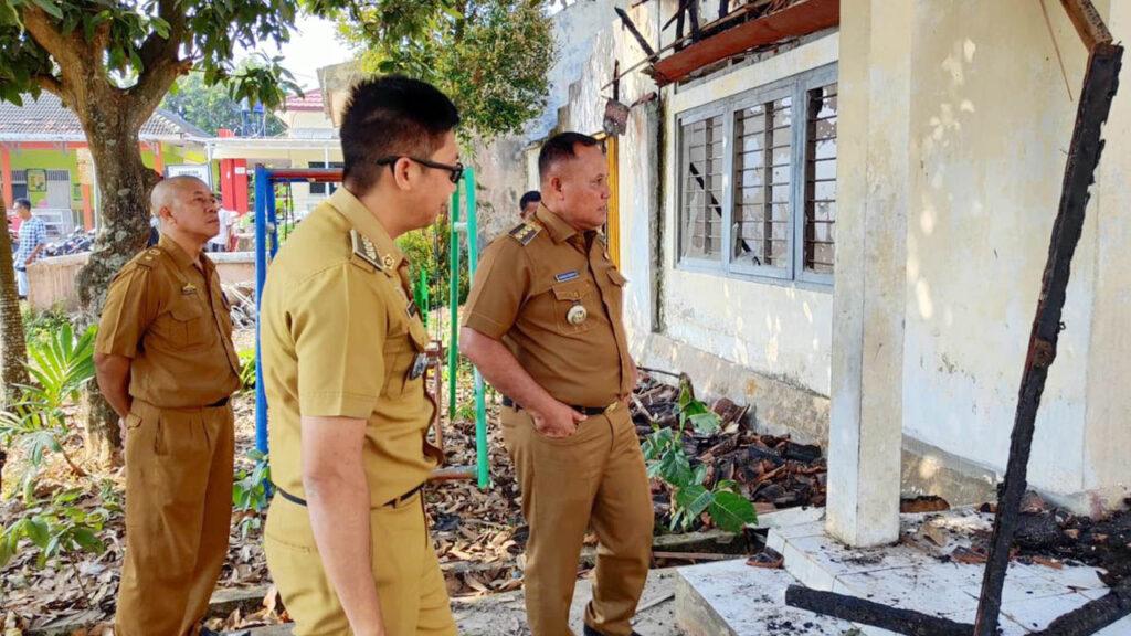 Bupati Lampung Selatan Cek Rumah Dinas Camat Penengahan yang Terbakar