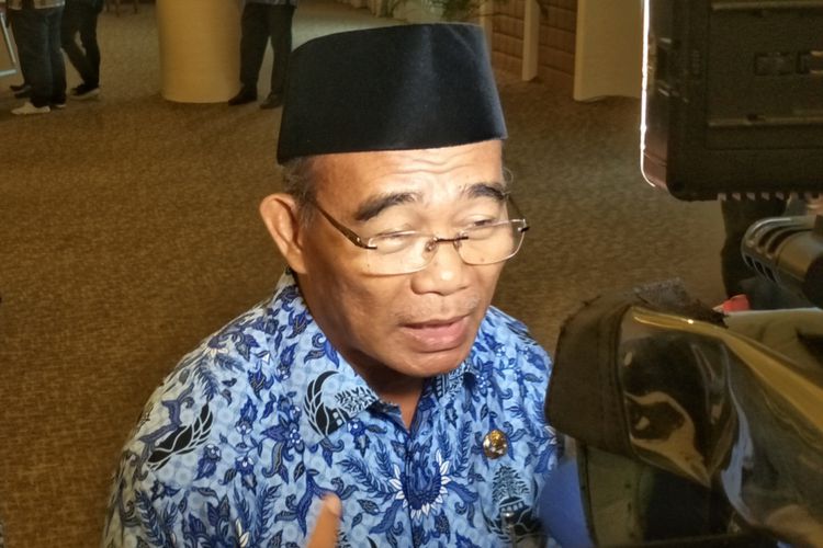 menteri-pendidikan-muhadjir-effendy_20180413_192717.jpg