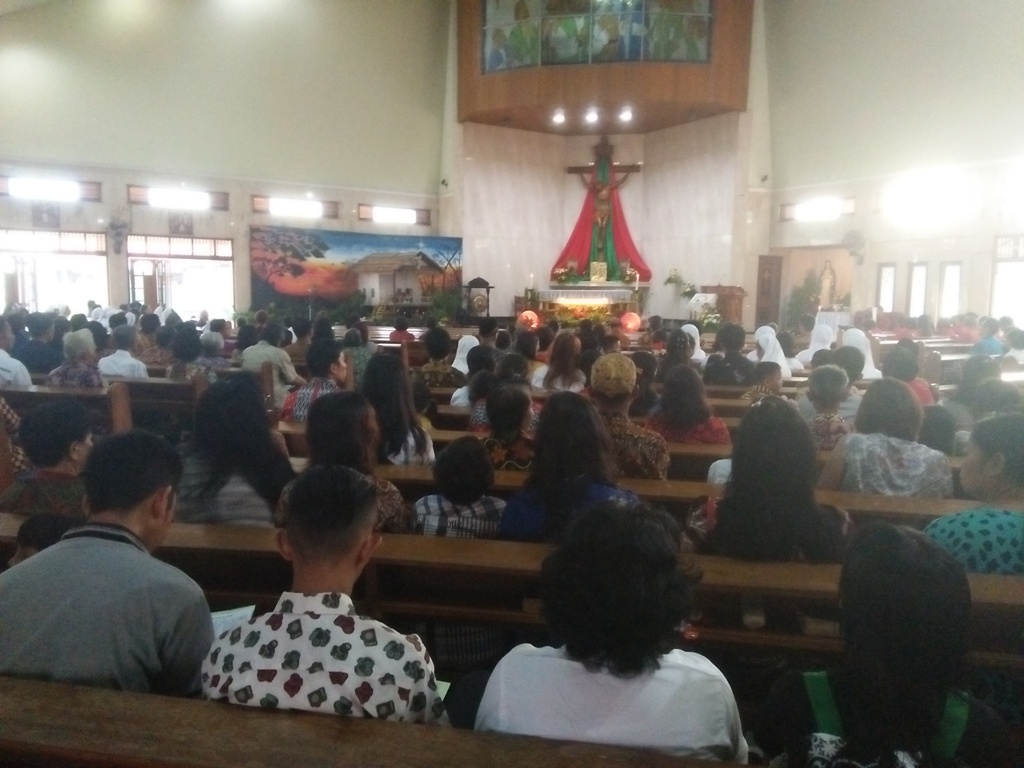 misa-natal-di-gereja-katolik-paroki-st-yusup.jpg