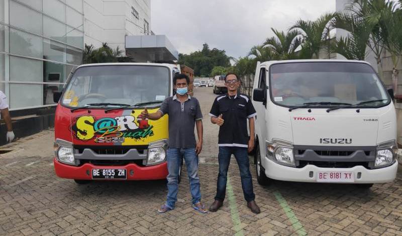 miswanto-menjatuhkan-pilihan-pada-isuzu-traga-untuk-usaha-jual-beli-pepaya-dan-kelapa-a.jpg