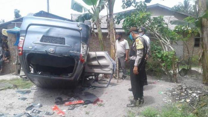 Mobil BNN Digulingkan Warga saat Gerebek Bandar Narkoba